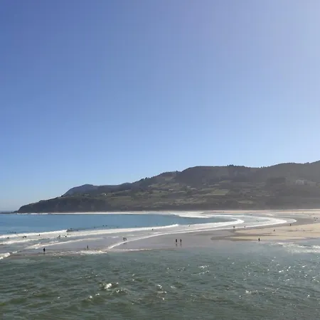 El Mirador Panorámico De Mundaka, Con Cuna Y Garaje