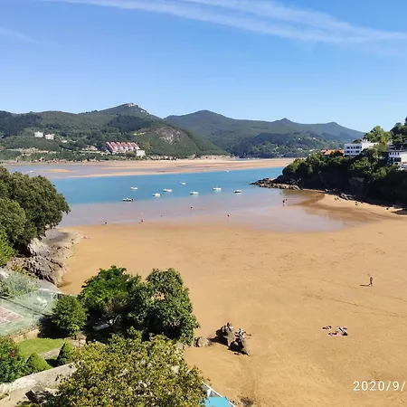 El Mirador Panorámico De Mundaka, Con Cuna Y Garaje Mundaka
