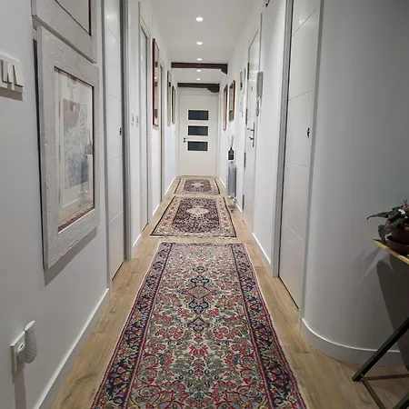 El Mirador Panorámico De Mundaka, Con Cuna Y Garaje