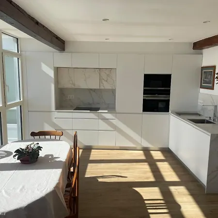 El Mirador Panoramico De Mundaka, Con Cuna Y Garaje