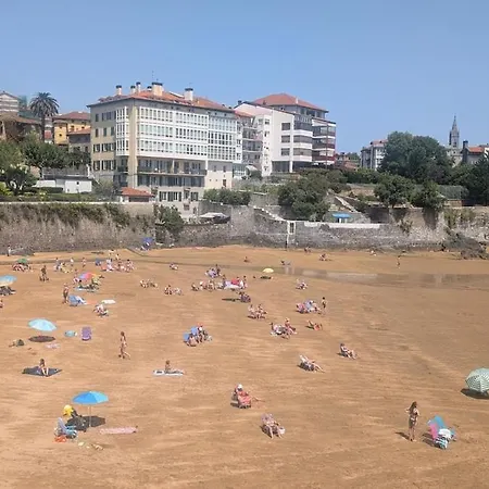 El Mirador Panoramico De Mundaka, Con Cuna Y Garaje * ムンダカ