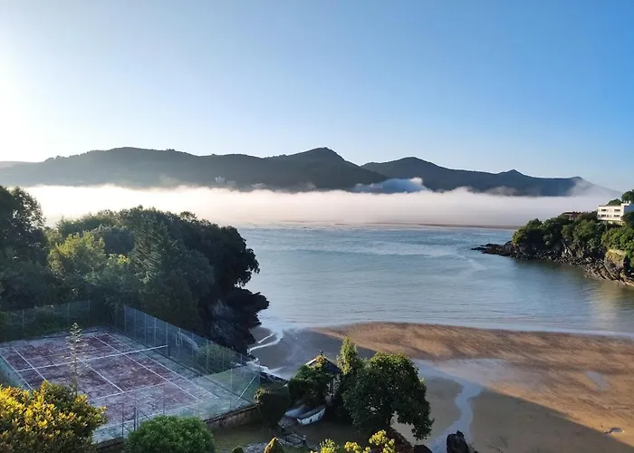 El Mirador Panorámico De Mundaka, Con Cuna Y Garaje Mundaka